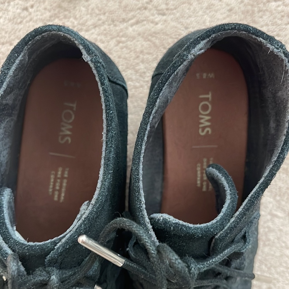 Tom’s Booties - Picture 4 of 4